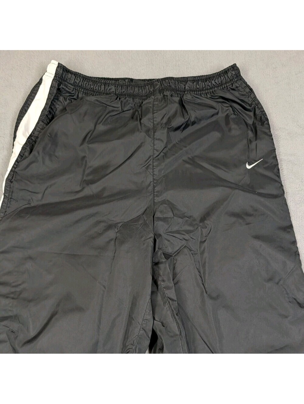 Nike Mens L 32x30 Black White Nylon Windbreaker Track Pants Ankle Zip Swoosh VTG